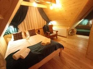 2 bedrooms, iron/ironing board, travel cot, free WiFi
