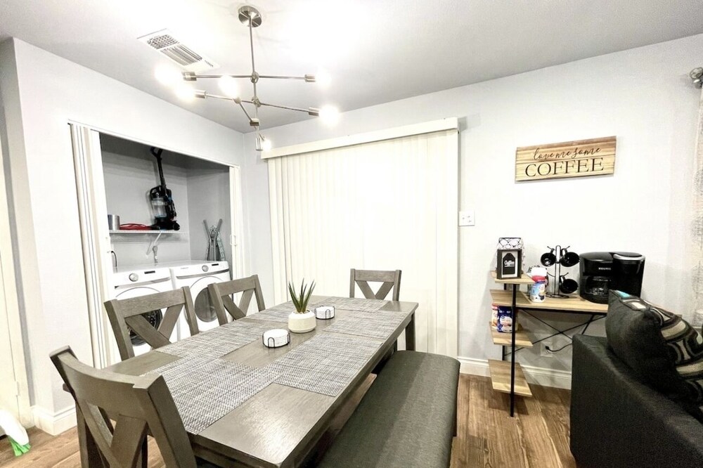 Modern 3 Beds In San Antonio with patio/Randolph AFB