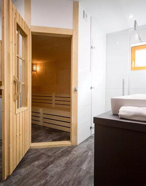 Comfort Chalet, Non Smoking, Mountain View | Bathroom