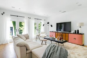 TV, fireplace, offices