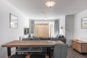 Dining - Broadstairs Beach Mews Townhouse with Parking (Broadstairs)