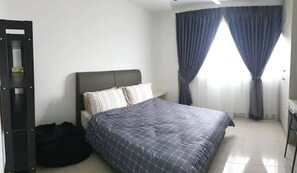 2 habitaciones, escritorio, tabla de planchar con plancha y wifi gratis
