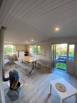 Dining - The family cabin (Champdieu)