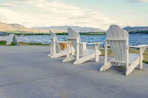 Property grounds - Sandy Feet Retreat - View Cottage #209 (Osoyoos)