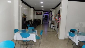 Desayuno continental incluido todos los días 