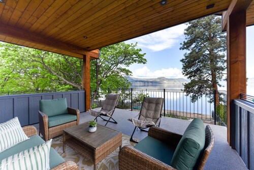 Lakefront Home in the Village