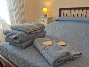 1 bedroom, free WiFi - House 2 in the countryside, near the town center and the sea (Castelsardo)