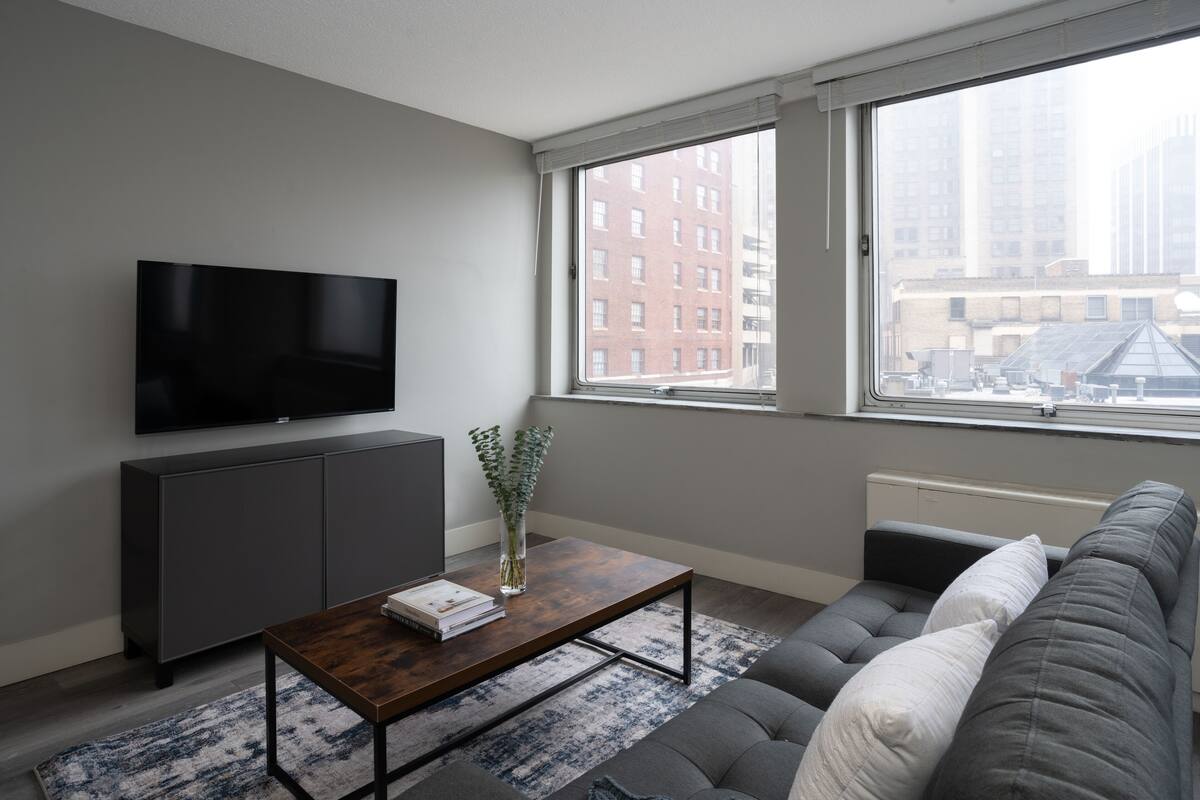 1 bedroom, individually decorated, individually furnished