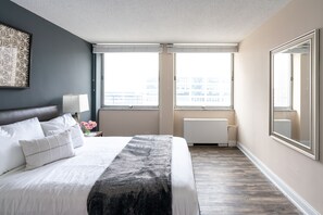 1 bedroom, individually decorated, individually furnished - The Luckman Apartments by Barsala (Cleveland)