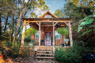 Little Reata at Lake Cabin Escapes w/ firepit