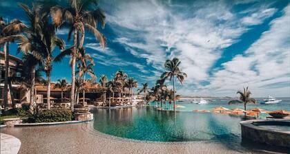 Hacienda Residences, 5-Star, Beachfront, Paradise