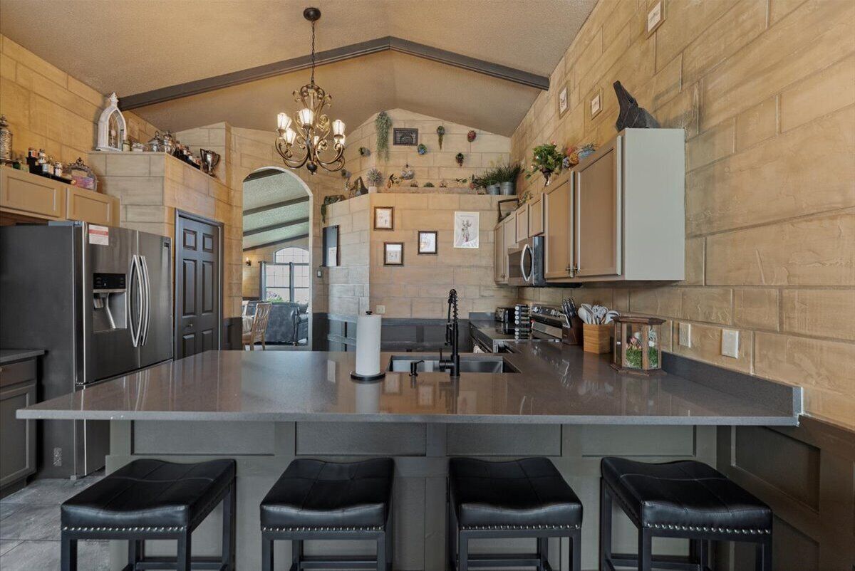 Køleskab, mikrobølgeovn, ovn, kogeplade