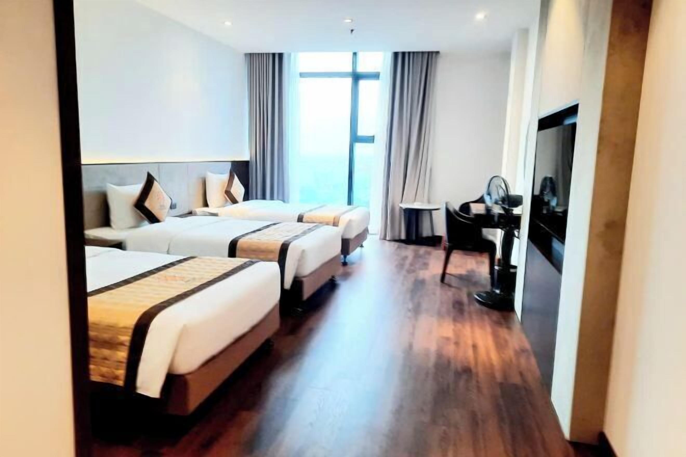 In-room safe, free WiFi, bed sheets