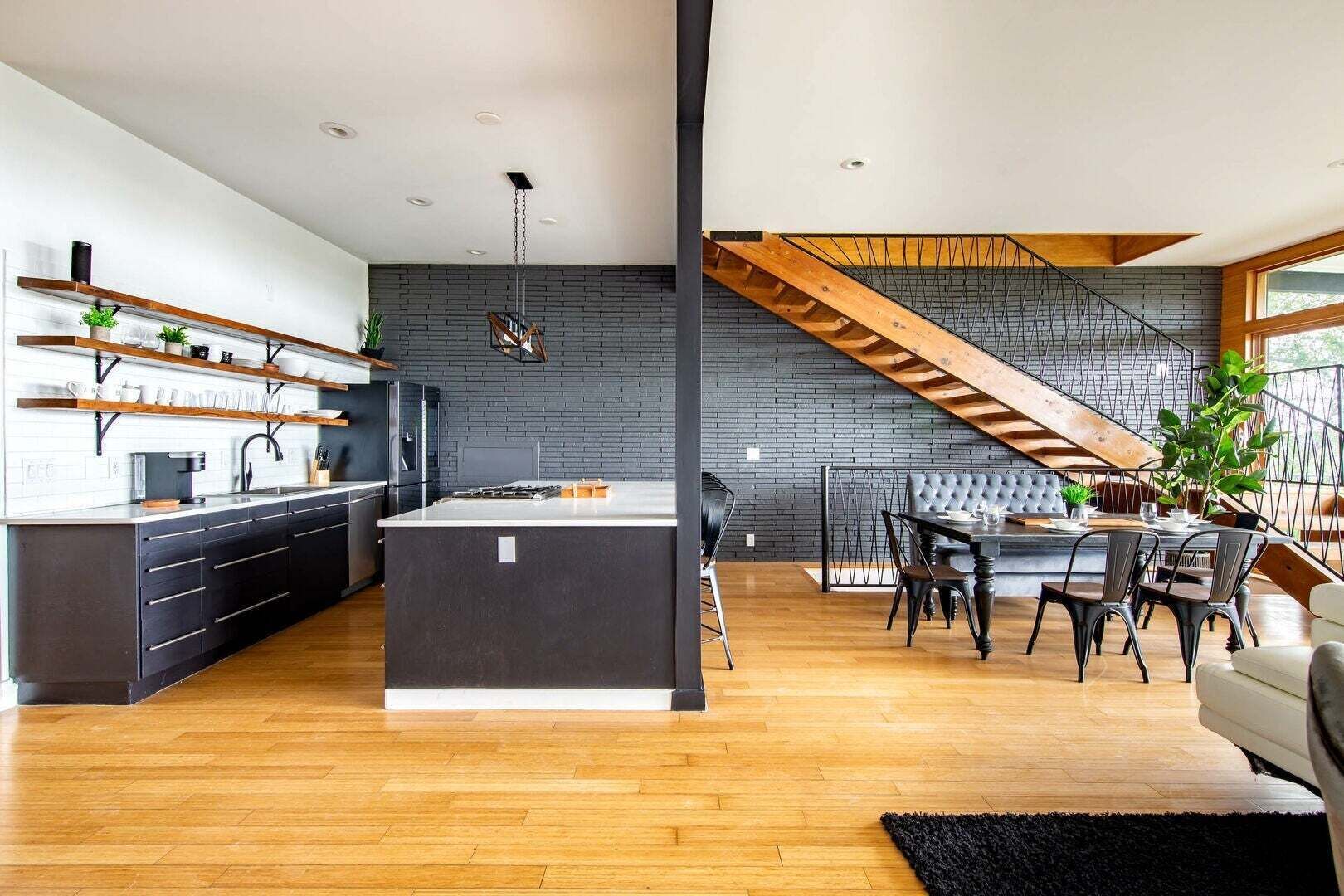 Best Views in Nashville / Massive Rooms