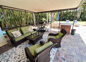 Terrace/patio - Casa Tortuga - tropical getaway & central to many amenities! (Sarasota)