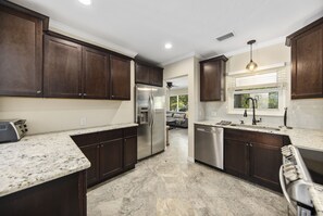 Interior - Casa Tortuga - tropical getaway & central to many amenities! (Sarasota)