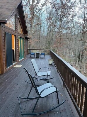 Property grounds - Dark Horse Cabin in Massanutten (McGaheysville)