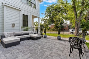 Outdoor dining - The White House DC/Arlington (Arlington)