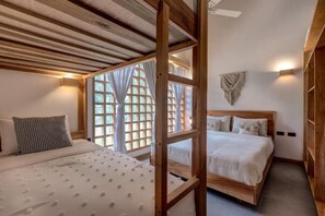 4 bedrooms, in-room safe, desk, iron/ironing board
