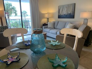 Smart TV, DVD player