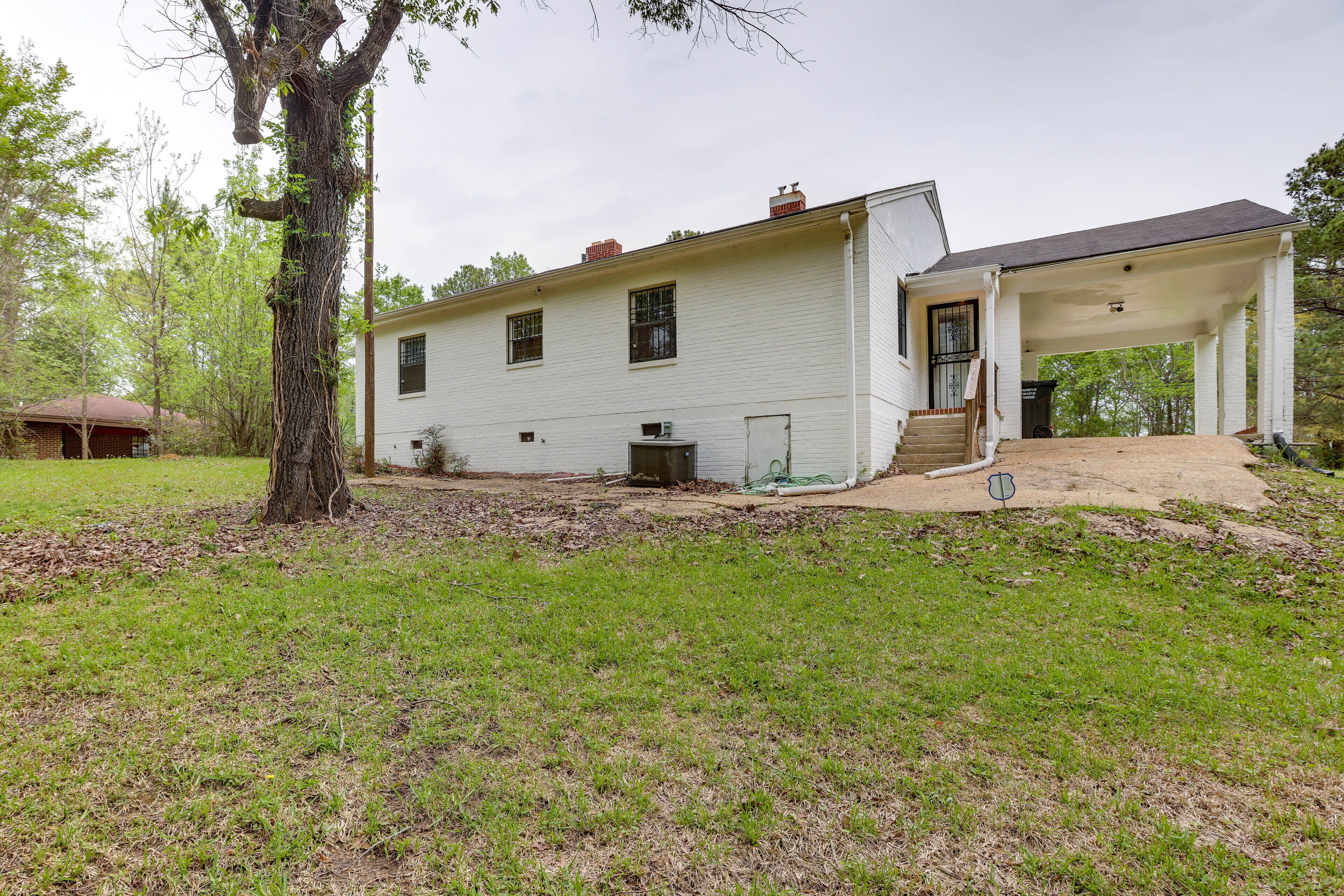 Cozy Tuskegee Home - 20 Mi to Auburn University!