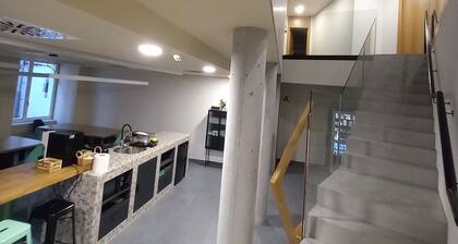 COMPLETE LUXURY HOSTEL in PLAZA DE LA CATEDRAL ideal for GROUPS