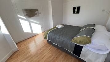 4 bedrooms, free WiFi, bed sheets