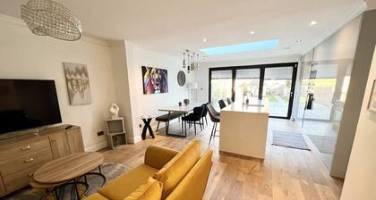 Modern home with parking + large garden