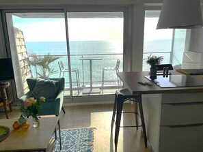 Interior - La P'Tite Case - facing the sea (Les Sables-d´Olonne)