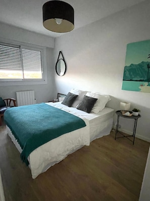 2 chambres, fer et planche à repasser, accès au Wi-Fi (inclus)