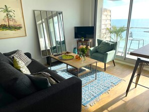 TV - La P'Tite Case - facing the sea (Les Sables-d´Olonne)