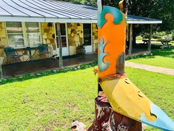 Property grounds - 10th St. Bungalow Downtown, Bandera, TX. (Bandera)