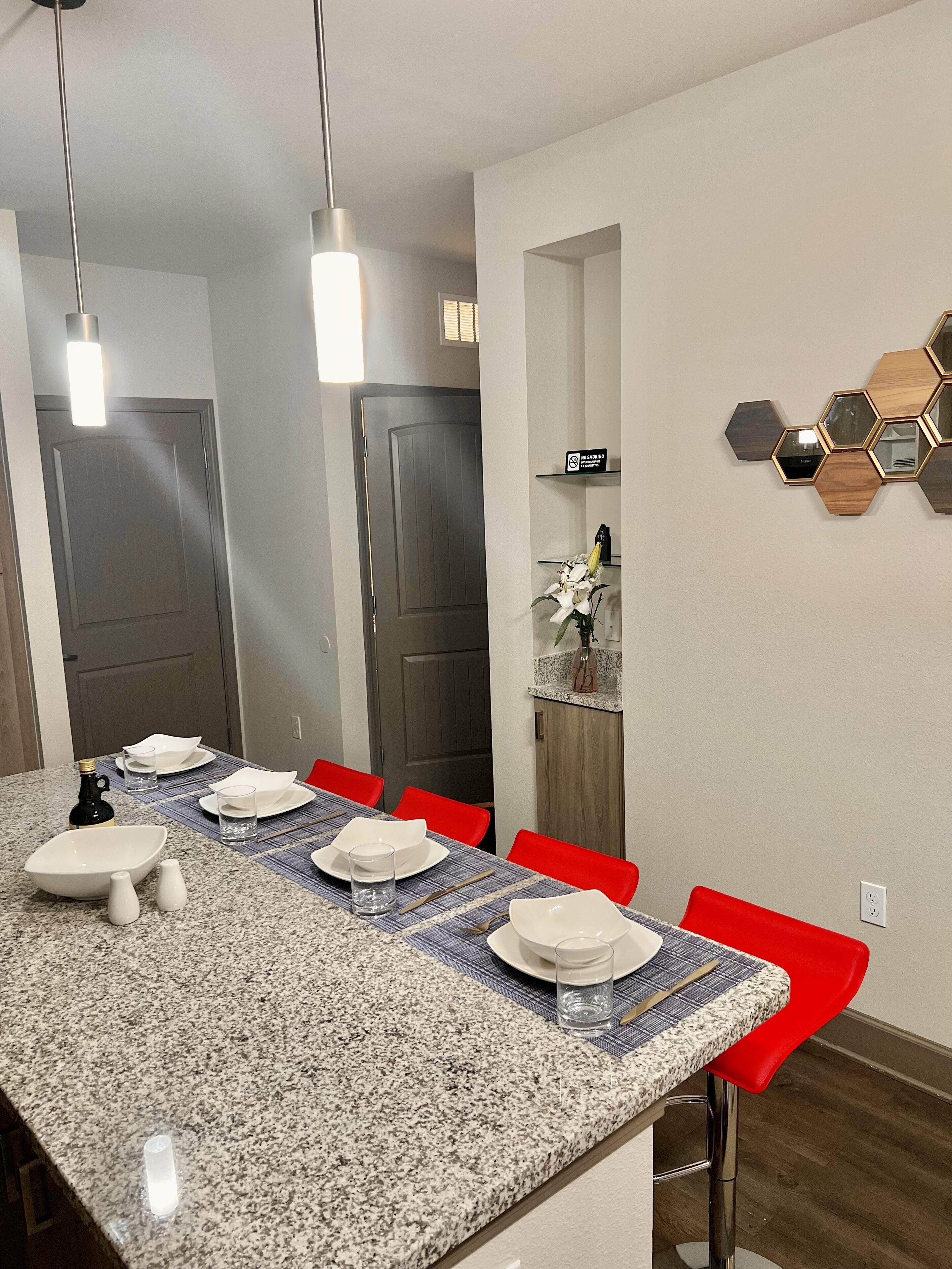 Newly furnished apartment 10 minutes to Magic Kingdom