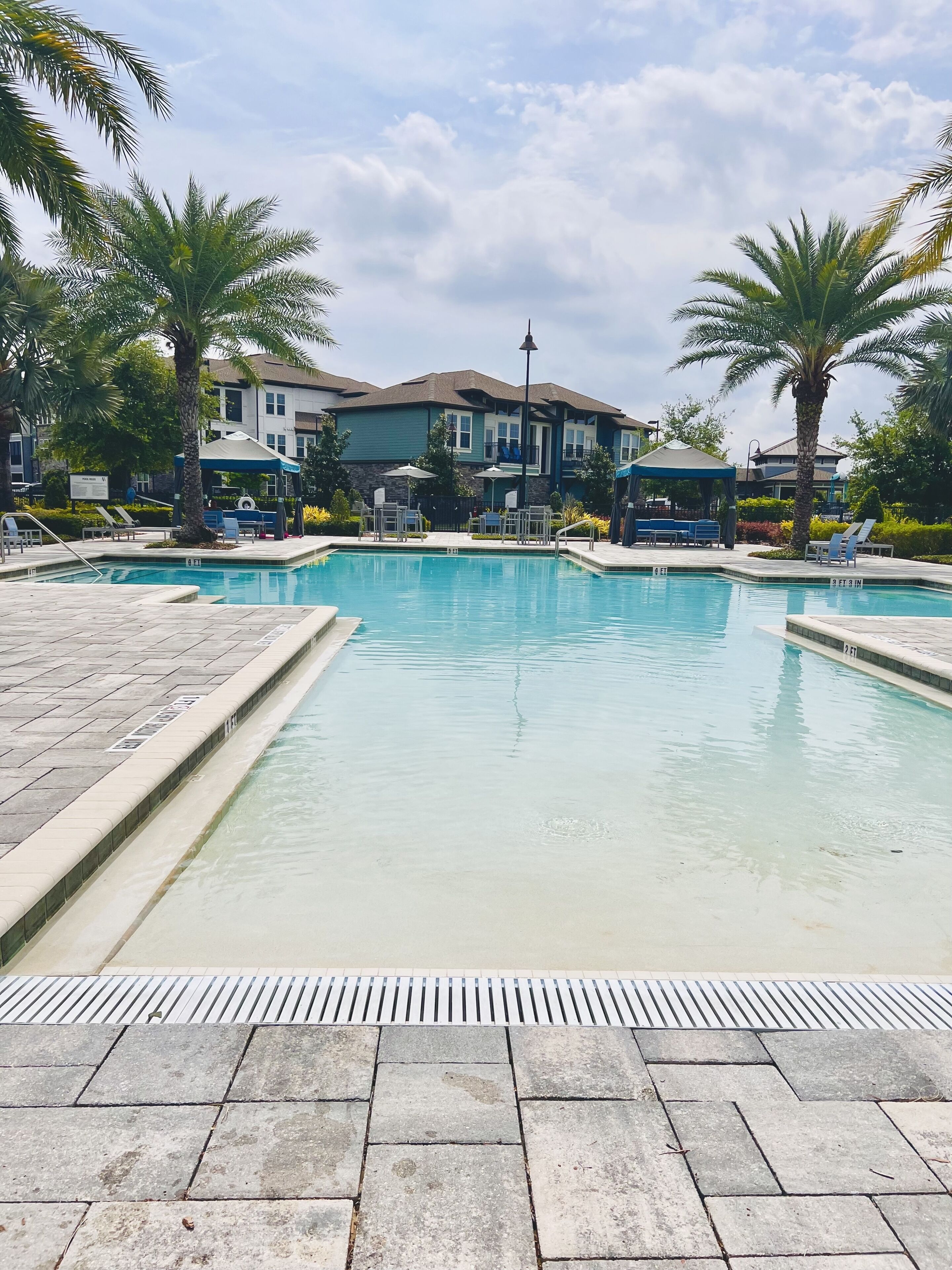 Newly furnished apartment 10 minutes to Magic Kingdom