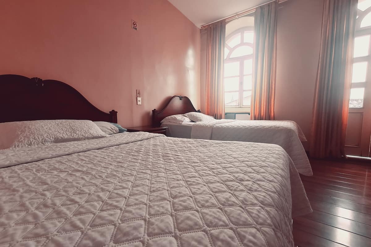 Edredón, wifi gratis y ropa de cama