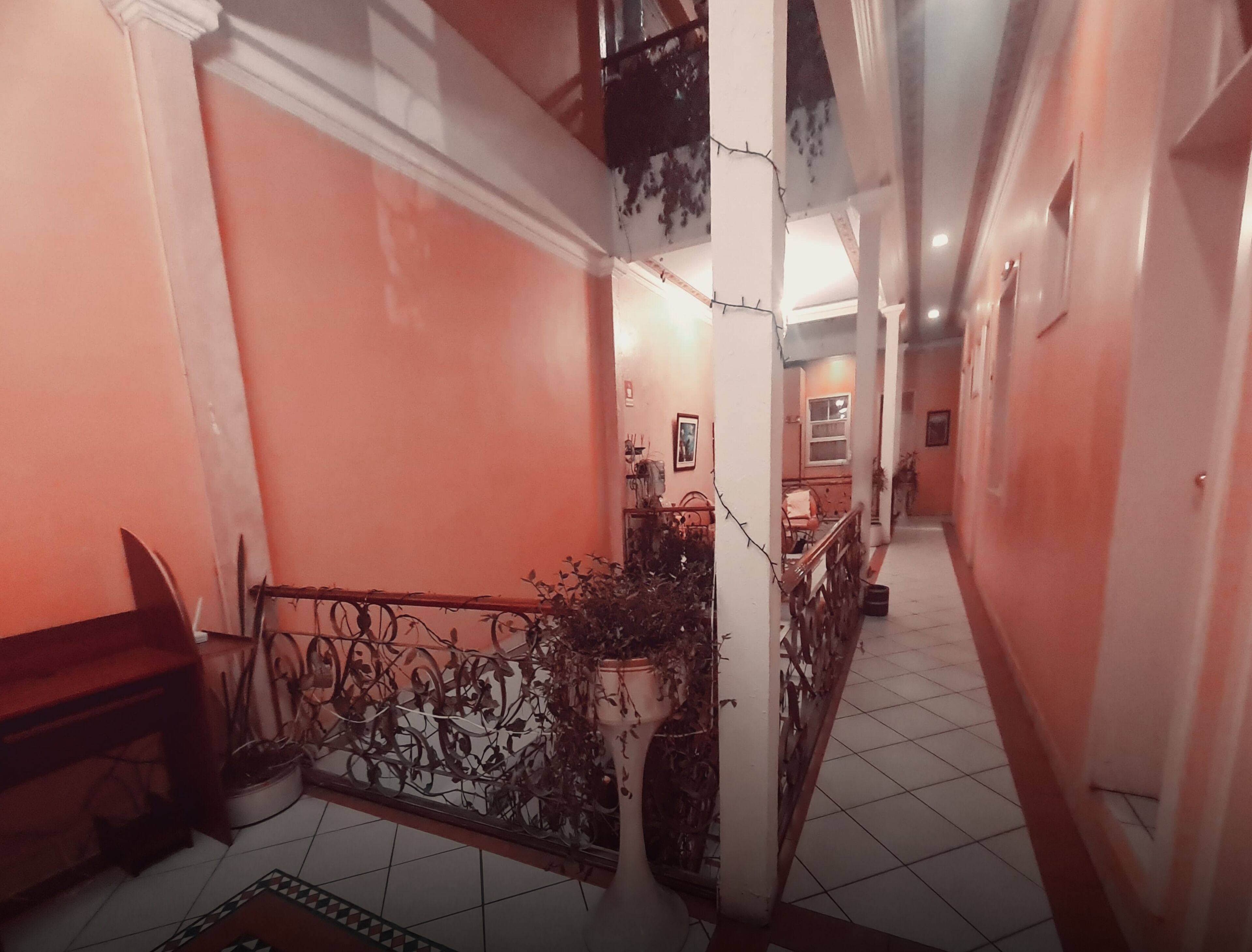 32-英寸纯平电视（配备数码频道）、电视、加热地板