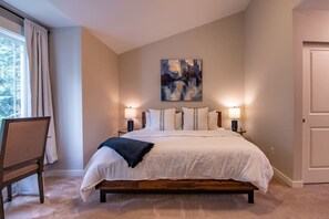 2 Schlafzimmer, Schreibtisch, Bügeleisen/Bügelbrett, Reisekinderbett