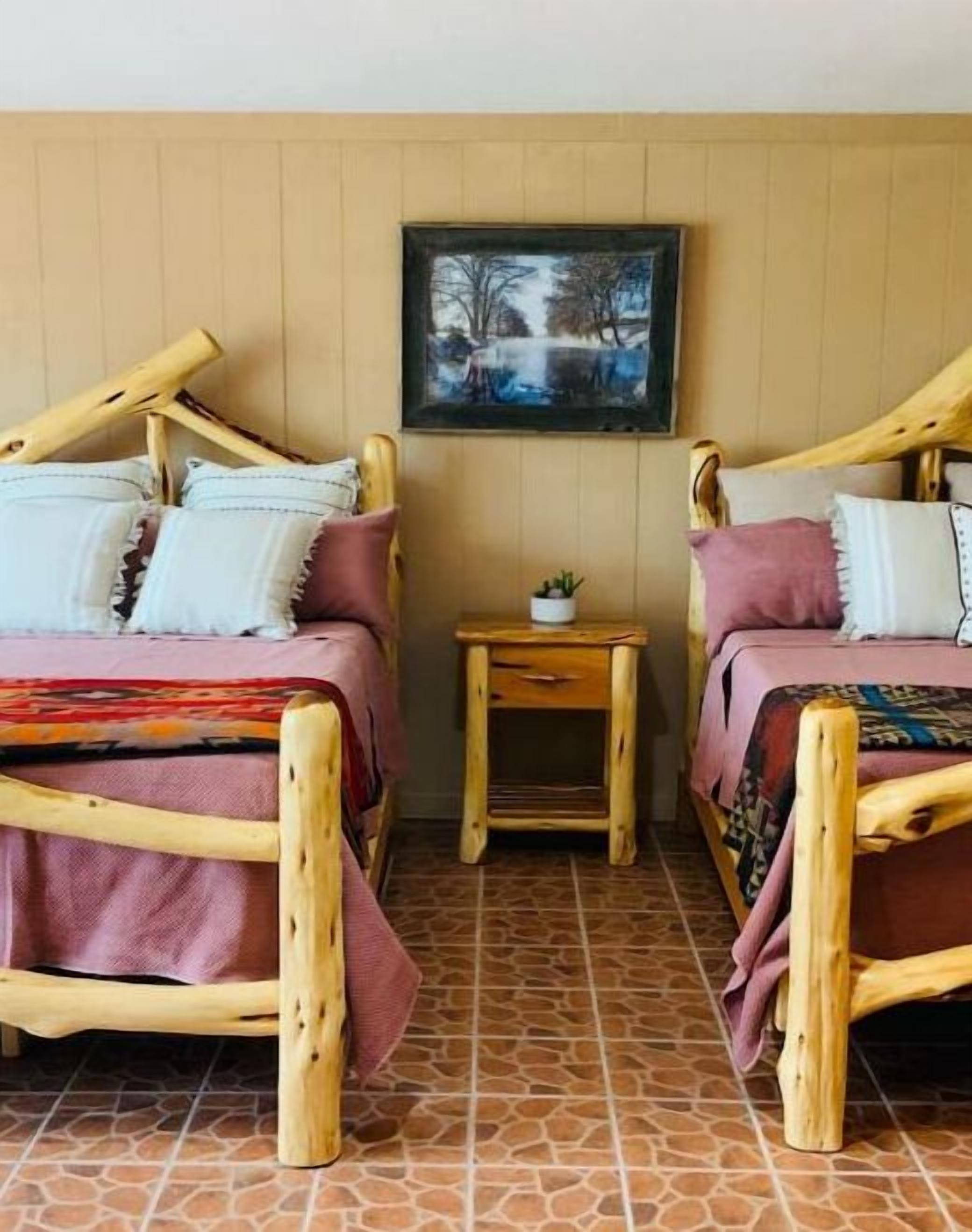 V&R Sky Ranch~Hot Tub~Starry Skies~Dry Sauna~