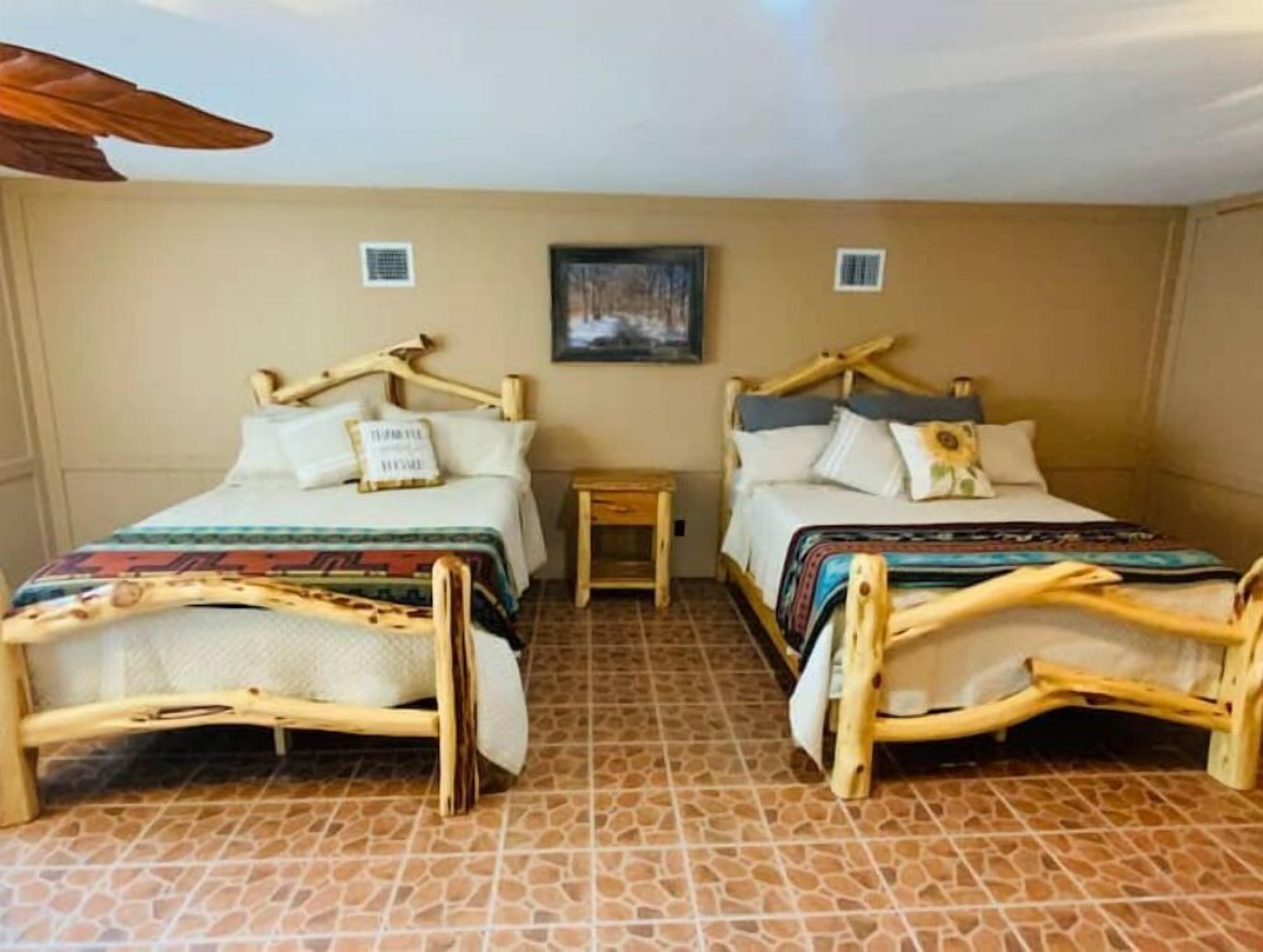 V&R Sky Ranch~Hot Tub~Starry Skies~Dry Sauna~