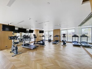 Fitness facility - Chic Hotel-Style Studio in Damac Hills (Dubai)