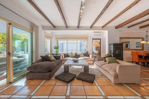 BEAUTIFUL HOUSE 5 MINUTES WALKING FROM THE BEACH