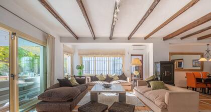 BEAUTIFUL HOUSE 5 MINUTES WALKING FROM THE BEACH