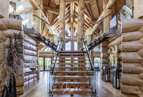 7 bed 6 bath cottage on Lake Muskoka