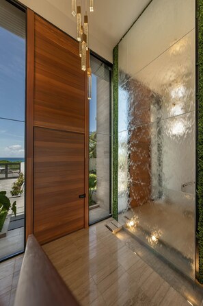 Interior - Luxurious 5 BR Ocean Front Home. Epic Views! (Isla Mujeres)