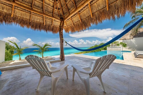 Luxurious 5 BR Ocean Front Home. Epic Views!