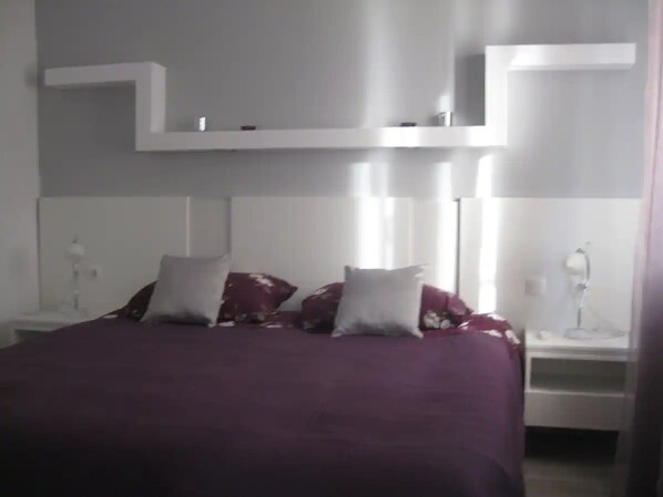 1 bedroom, iron/ironing board, Internet, bed sheets - Apartments Paula - One Bedroom Apartment with Terrace 3 (Jezera)