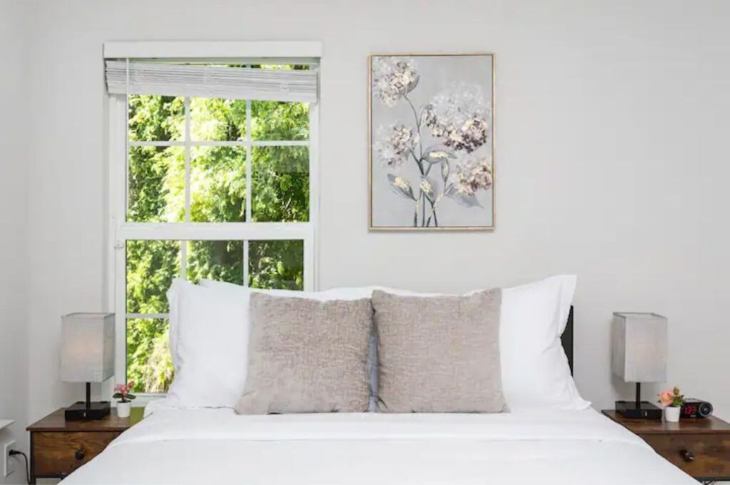 3 bedrooms, iron/ironing board, travel crib, free WiFi