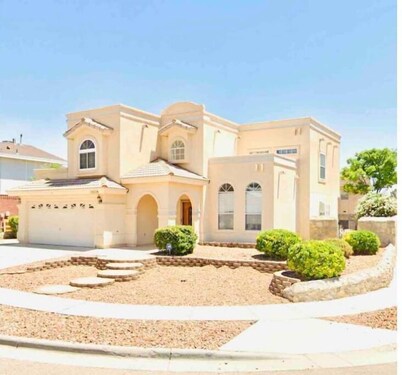 XLarge Home w/ Pool & Gig Speed Internet!