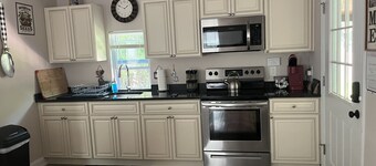 Cozy Country Cottage #2