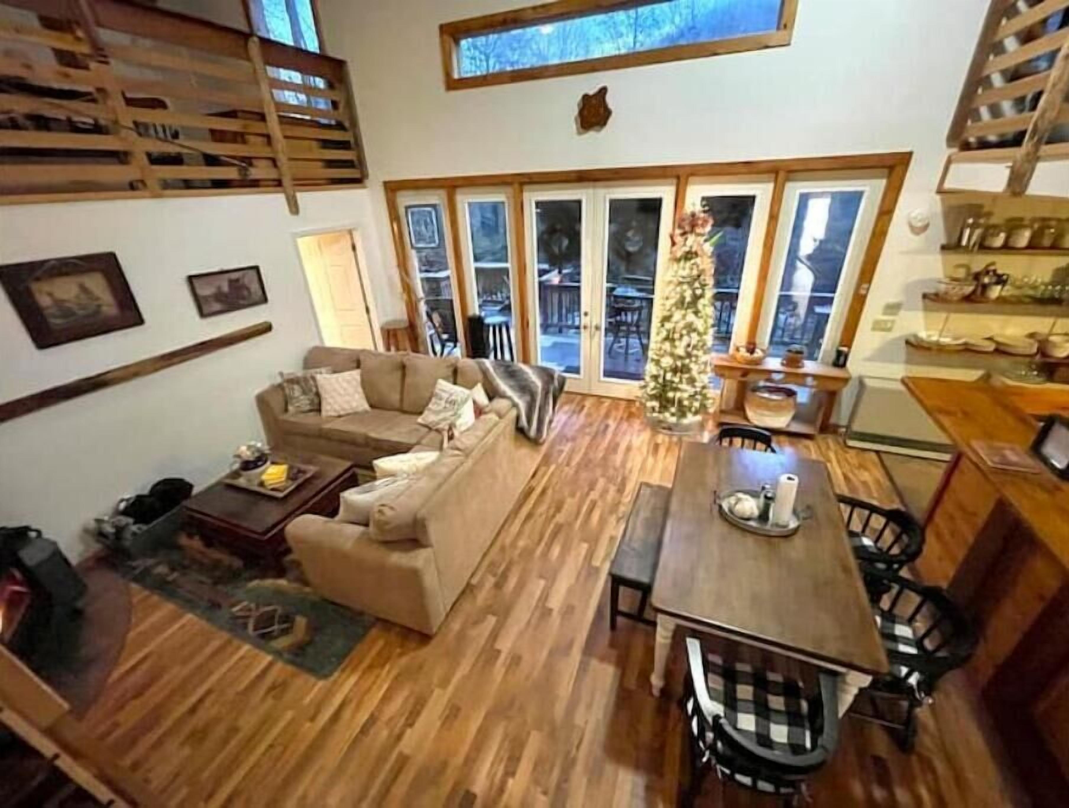 Cedar Lodge on Rock Creek!